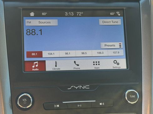 Used 2019 Ford Fusion SE image 21