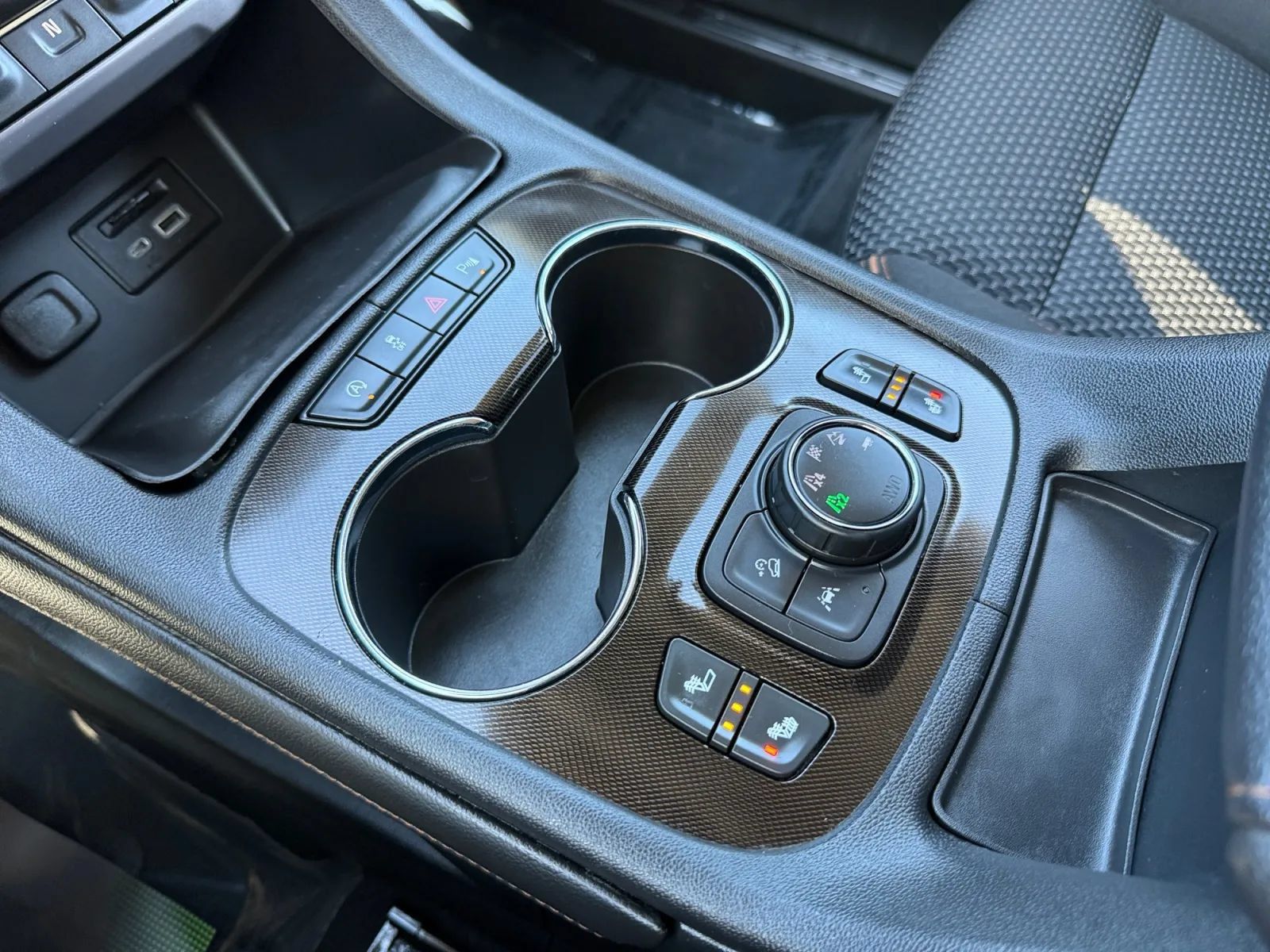 Used 2020 GMC Acadia AT4 w/ Driver Alert Package II AWD/4WD image 34