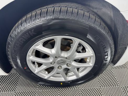 Used 2023 Chrysler Pacifica Touring-L FWD image 24