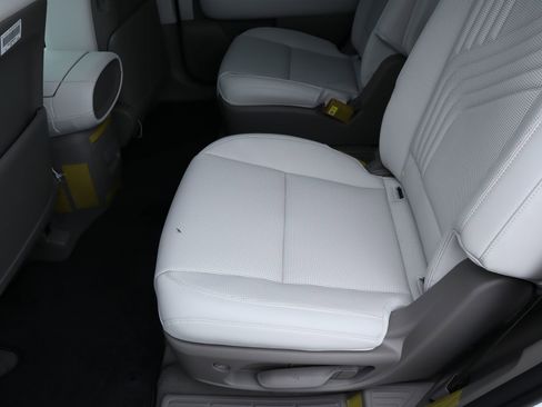 New 2026 Hyundai Palisade SEL Premium FWD image 13