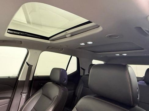 Used 2020 Chevrolet Traverse LT w/ LT Premium Package image 34