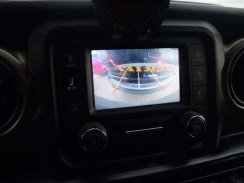 Used 2019 Jeep Wrangler Unlimited Sport image 10