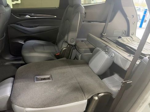 Used 2023 Buick Enclave Essence AWD/4WD image 12