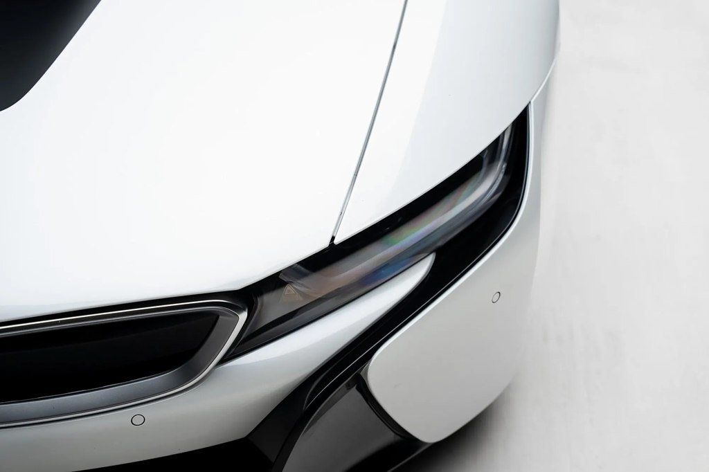 Used 2019 BMW i8 Roadster AWD/4WD image 11