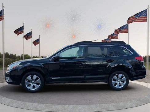 Used 2011 Subaru Outback 3.6R Limited w/ PWR Moonroof Pkg image 4