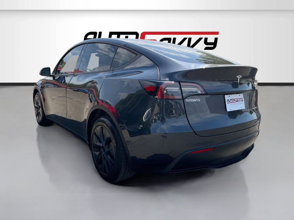 Used 2024 Tesla Model Y Long Range AWD/4WD image 5