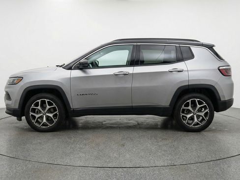 Used 2025 Jeep Compass Limited image 5