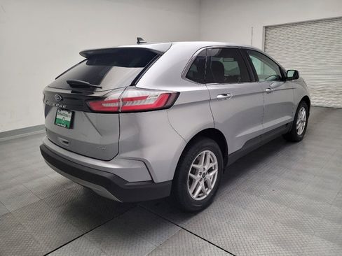 Used 2023 Ford Edge SEL image 9