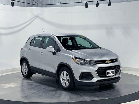 Used 2019 Chevrolet Trax LS FWD image 35