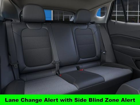 New 2026 Chevrolet Trax LT w/ Driver Confidence Package FWD image 19
