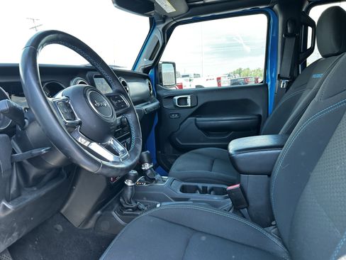 Used 2023 Jeep Wrangler Unlimited Rubicon 4xe w/ Cold Weather Group AWD/4WD image 10