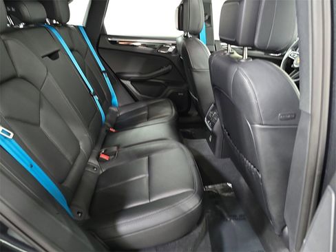 Used 2025 Porsche Macan image 26