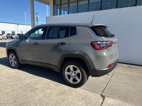 Used 2023 Jeep Compass Sport AWD/4WD image 3