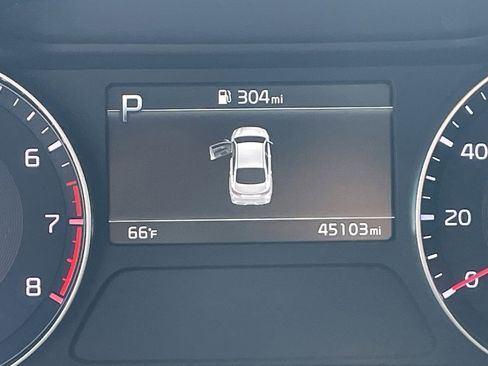 Used 2024 Kia Forte LXS image 8