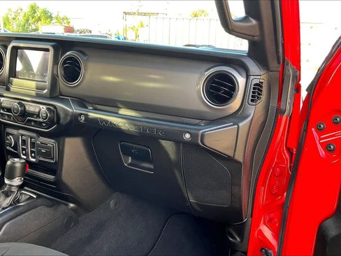 Used 2023 Jeep Wrangler Sport S image 15