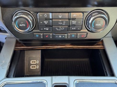 Used 2020 Ford F150 Lariat image 21