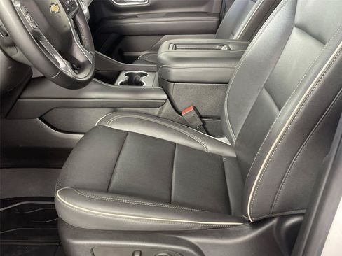 Used 2023 Chevrolet Tahoe Premier AWD/4WD image 12