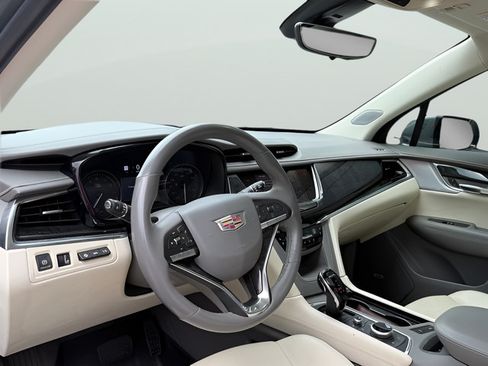 Used 2022 Cadillac XT6 Premium Luxury w/ Technology Package FWD image 15