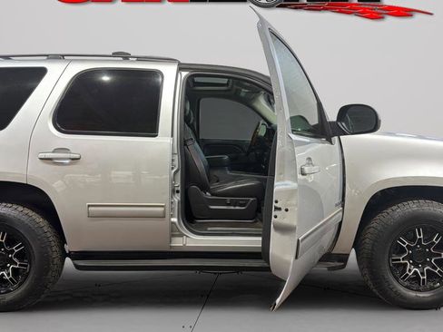 Used 2014 Chevrolet Tahoe LT w/ Luxury Package image 17