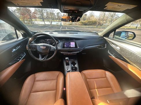 Used 2019 Cadillac XT4 Premium Luxury image 11