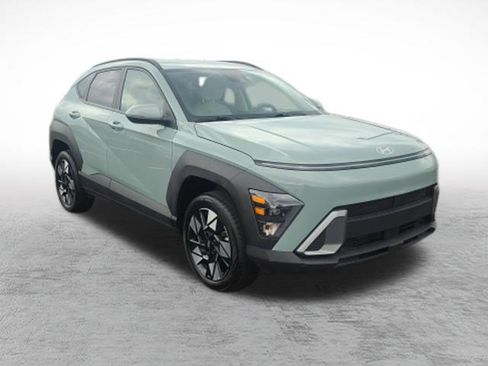 Used 2025 Hyundai Kona SEL AWD/4WD image 3