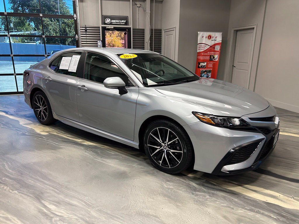 Used 2024 Toyota Camry SE FWD image 23