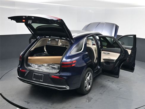 New 2026 Genesis GV70 2.5T Select image 19