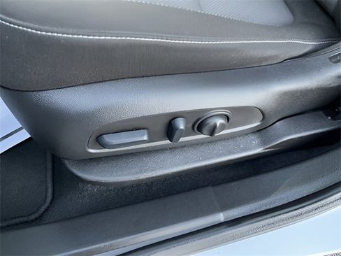 Used 2025 Chevrolet Blazer LT image 11