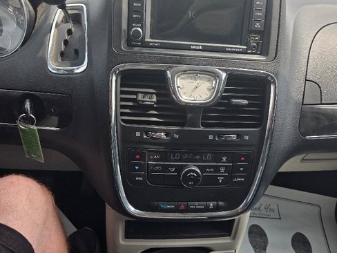 Used 2012 Chrysler Town & Country Touring w/ Entertainment Group #1 image 19