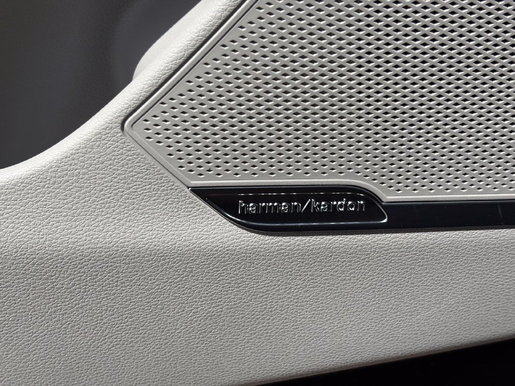 New 2026 Kia Sportage SX FWD image 17