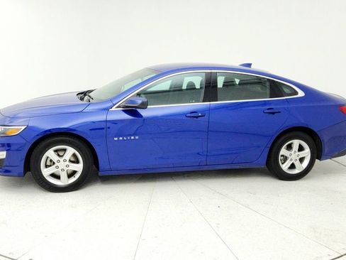 Used 2023 Chevrolet Malibu LT image 2