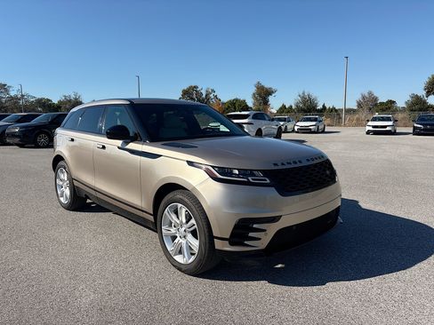 Used 2022 Land Rover Range Rover Velar R-Dynamic S image 7