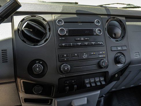 Used 2016 Ford F250 XL w/ Power Equipment Group RWD image 32