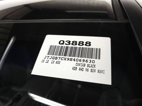 Used 2025 Lexus LX 600 4WD w/ Accessory Package (2T) image 43