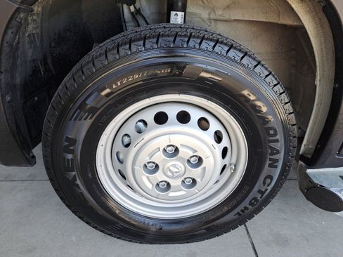 Used 2025 RAM ProMaster 2500 w/ U-Haul Equipment Group FWD image 26