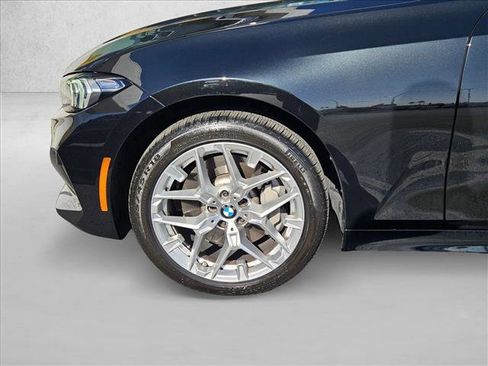 Used 2025 BMW 330i Sedan w/ Premium Package image 24
