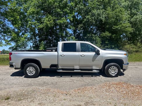 Used 2020 Chevrolet Silverado 2500 LT w/ Convenience Package AWD/4WD image 6