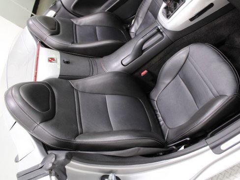 Used 2008 Saturn Sky w/ Premium Trim Package image 28