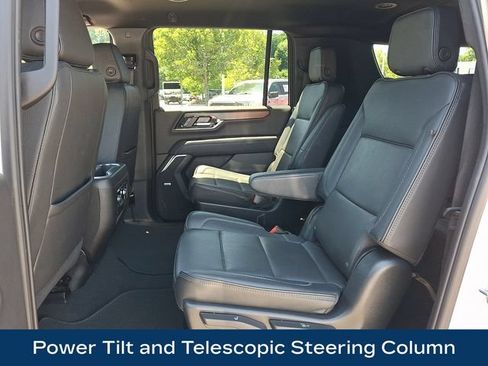 Used 2025 GMC Yukon XL Denali AWD/4WD image 18