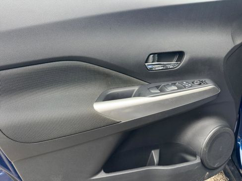 Used 2018 Nissan Kicks SV FWD image 22