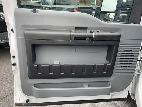 Used 2016 Ford F250 XL w/ Power Equipment Group image 25