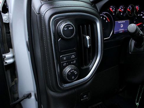 Used 2021 Chevrolet Silverado 1500 RST image 12