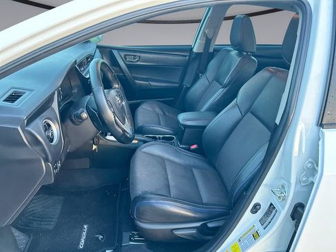 Used 2018 Toyota Corolla SE FWD image 11