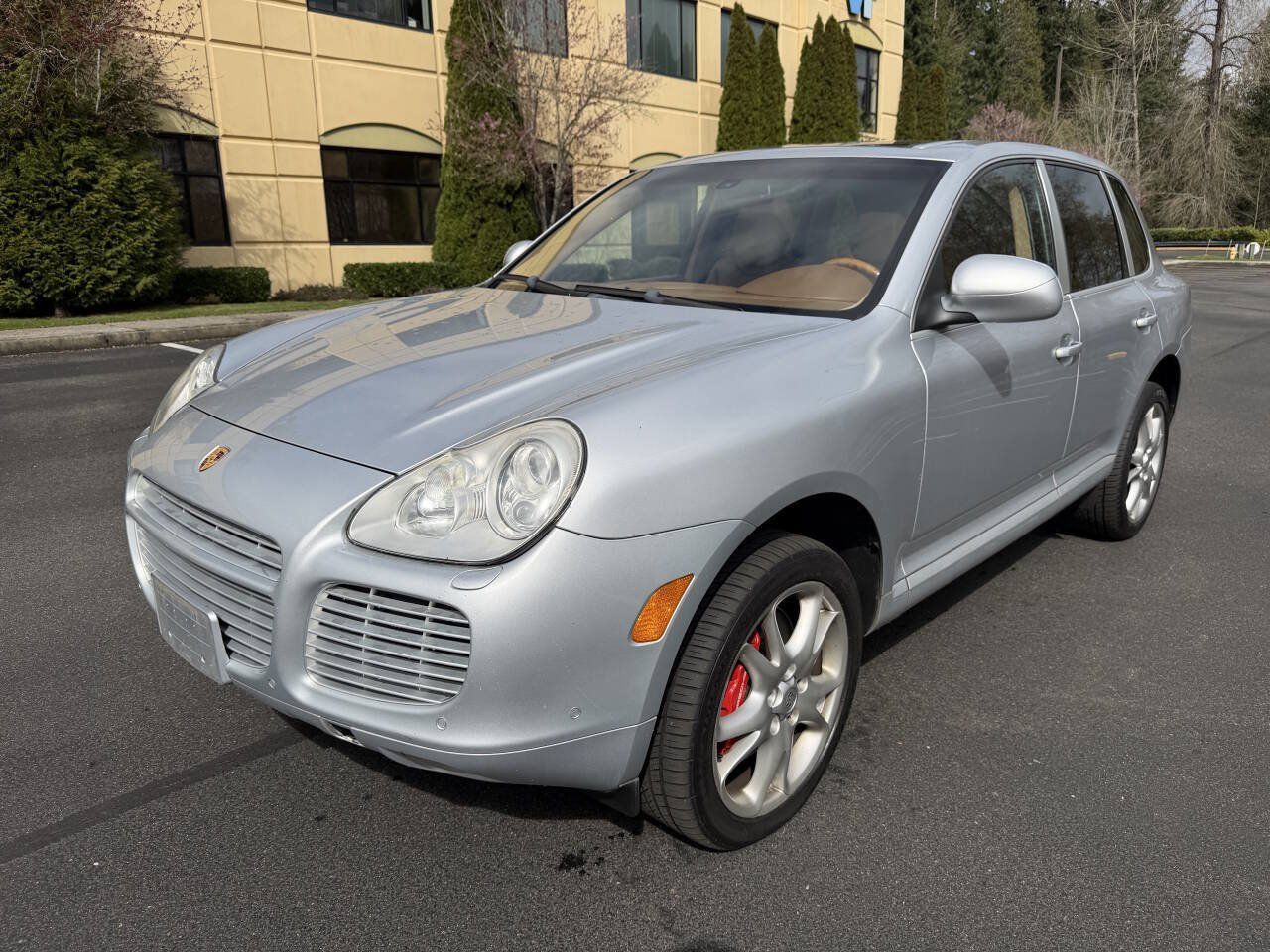 Used 2006 Porsche Cayenne Turbo S AWD/4WD image 2