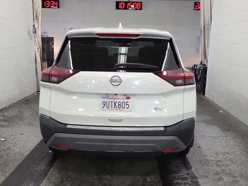 Used 2022 Nissan Rogue SV FWD image 6