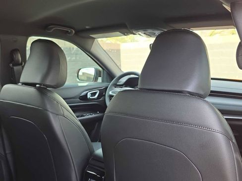 New 2026 Jeep Compass Latitude AWD/4WD image 17