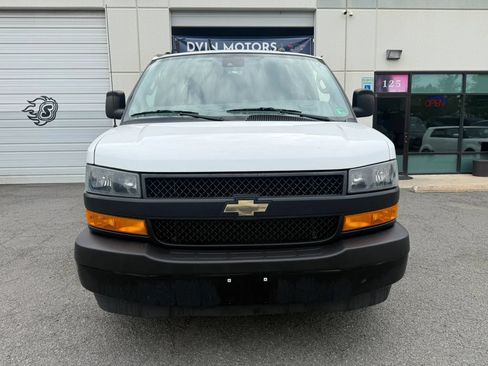 Used 2019 Chevrolet Express 2500 w/ Driver Convenience Package RWD image 6