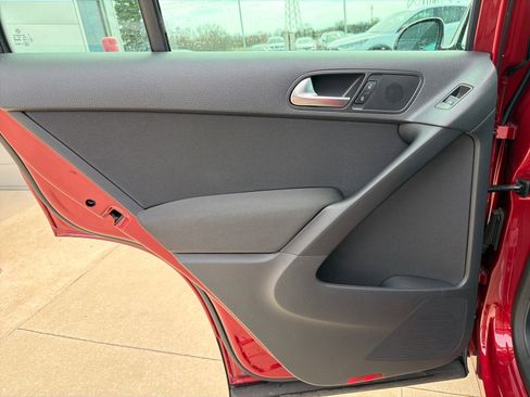 Used 2012 Volkswagen Tiguan S image 19