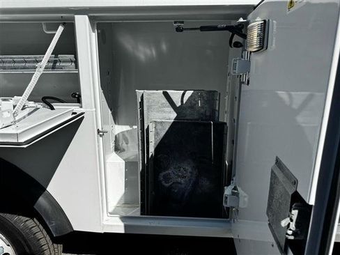 Used 2019 RAM ProMaster 3500 w/ Premium Appearance Group FWD image 11