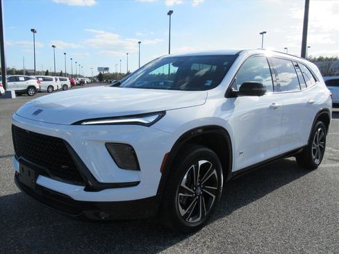 Used 2025 Buick Enclave Sport Touring image 3